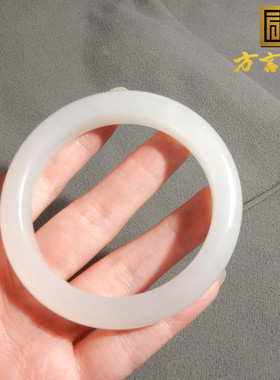 青海料白玉内径55mm精品女士手镯