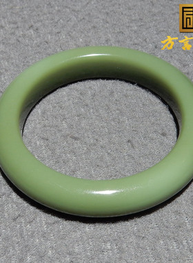 惊呆了方言和田玉佩戴级油润细腻沙枣青豆青色内径55mm正装手镯O8