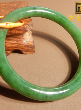 美美哒方言品牌和田玉精品俄罗斯阳绿色碧玉内径58mm细条手镯A5