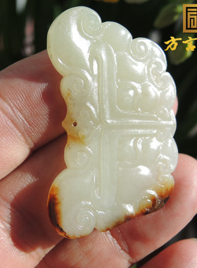 金鹿皮白玉籽料虎面玉牌子吊坠