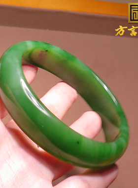 俄罗斯老坑阳绿红皮碧玉60mm手镯