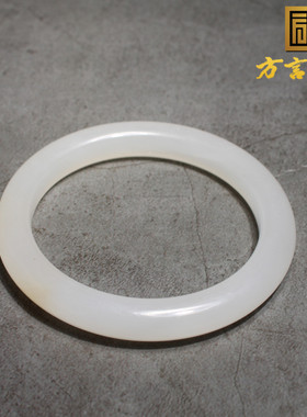 青海料冰润白玉57mm精美优雅手镯