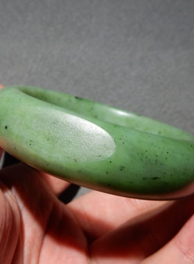 方言和田碧玉籽料手镯油润细腻