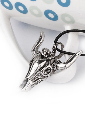 欧美朋克嘻哈骷髅吊坠个性生肖牛