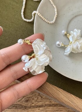 超仙珍珠花瓣吊坠耳环女轻奢气质