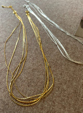 多层叠戴款项链通勤风