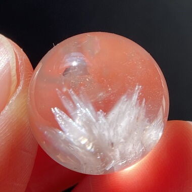 天然水晶包裹体碧玺花吊坠圆珠DIY水晶单珠饰品项链18mm一物一图