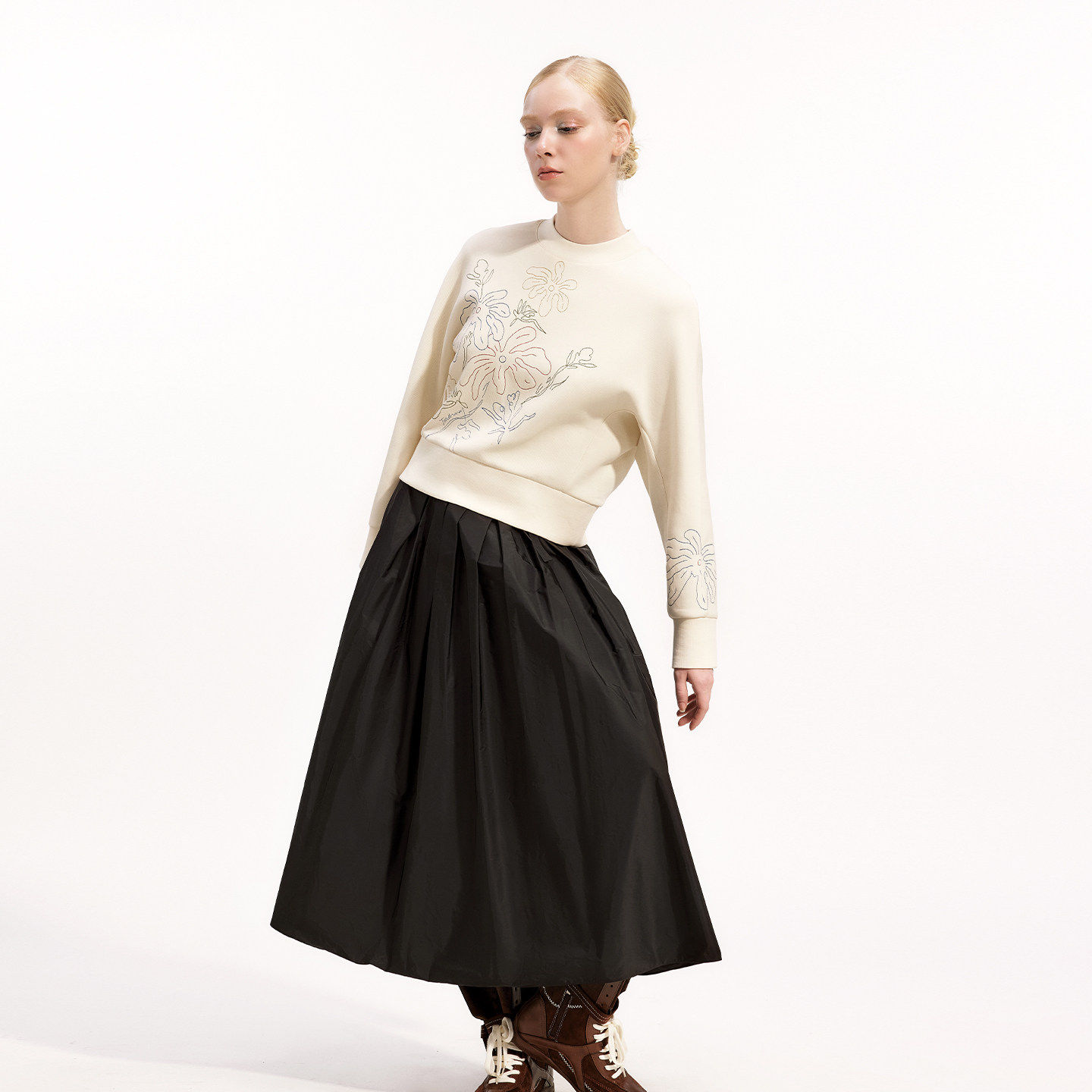 艺之卉优雅运动风刺绣row系卫衣米色套头外套2025秋新款,淘宝优惠券,粉丝福利购,淘宝优惠卷