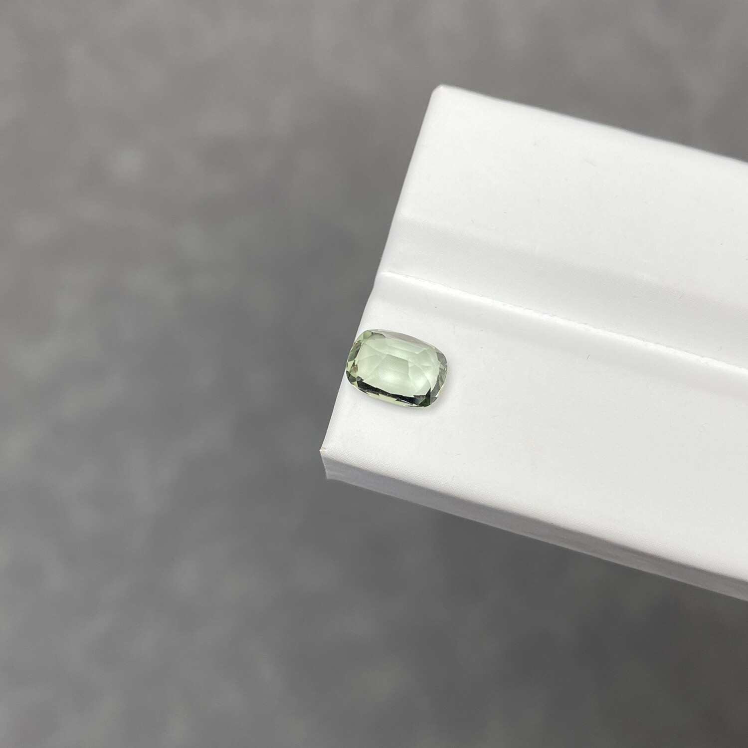 1.3 carat natural green tourmaline bare stone cushion-shaped ring with clean and transparent inlaid pendant ring jewelry with certificate for women