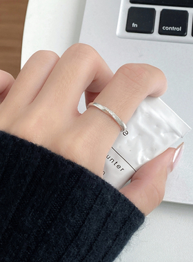 猫蛰S925银波光粼粼莫比乌斯戒指