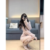 Демисезонный модный комплект, в стиле Шанель, изысканный стиль, яркий броский стиль