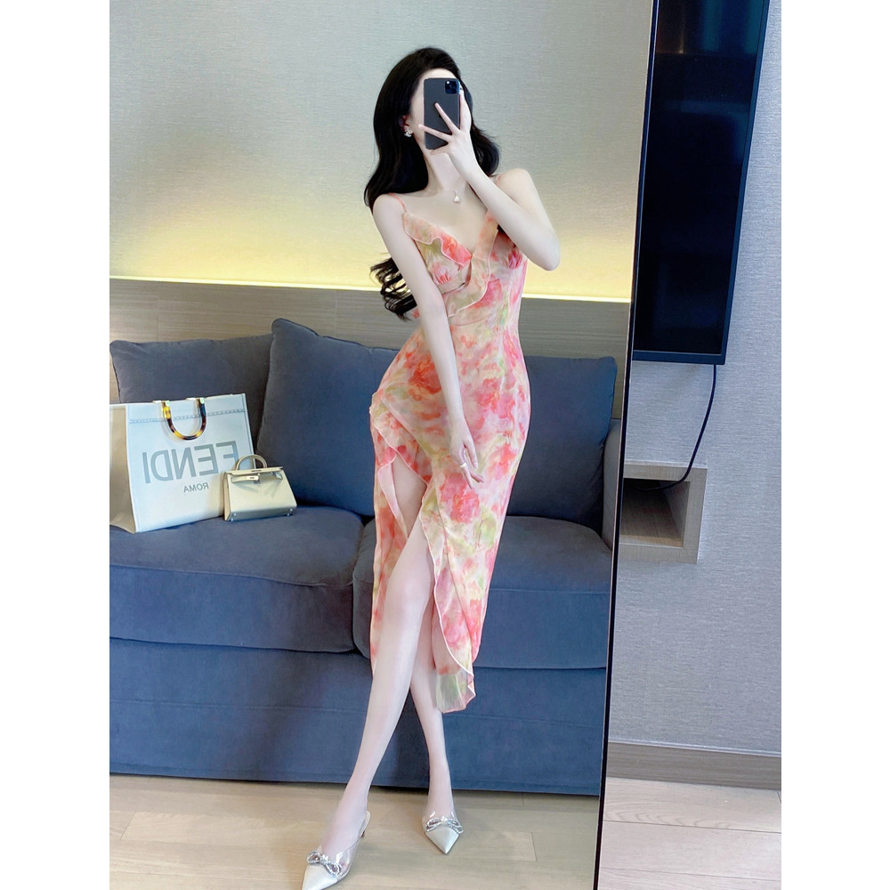 法式碎花吊带裙女夏2023新款气质浪漫设计感性感开叉中长款连衣裙