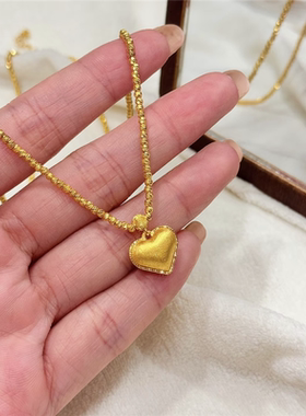 强保色18K金色拉丝爱心项链女