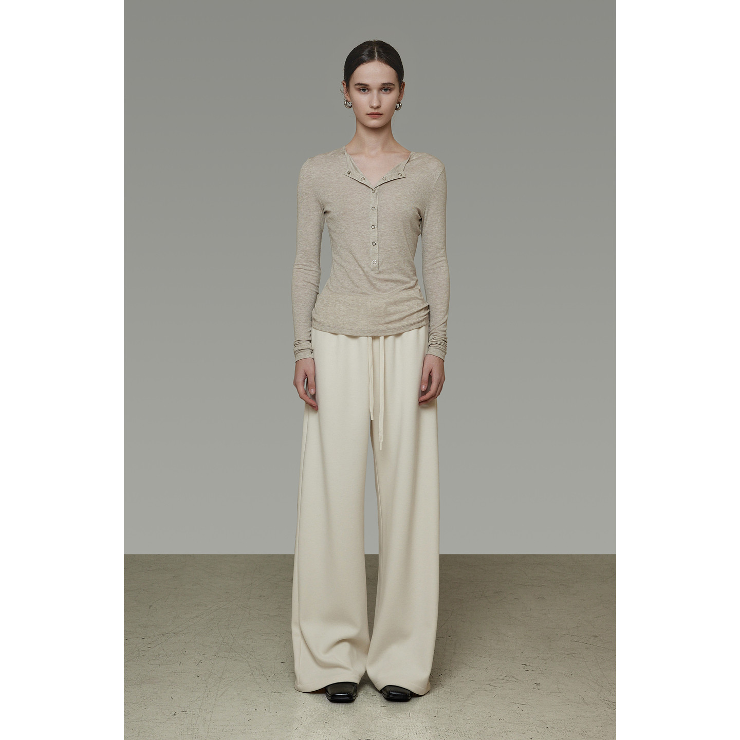 UNSPOKEN高腰抽绳休闲裤女冬季2025新款宽松简约设计感直筒阔腿裤,淘宝优惠券,粉丝福利购,淘宝优惠卷