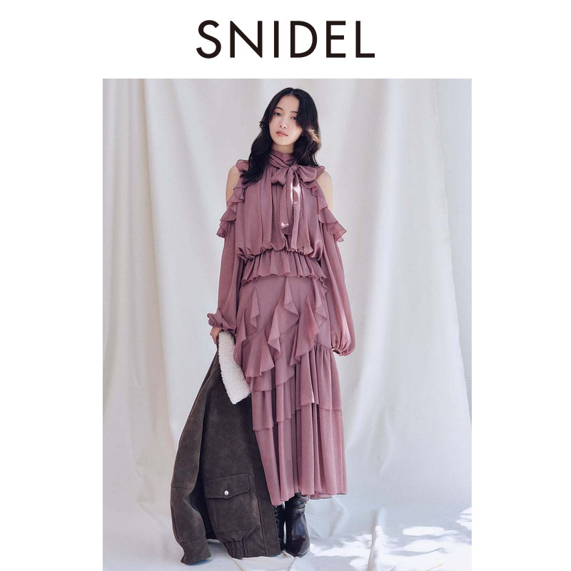 SNIDEL2025秋冬新品甜美荷叶边露肩压褶蝴蝶结系带衬衫SWFB255028,淘宝优惠券,粉丝福利购,淘宝优惠卷