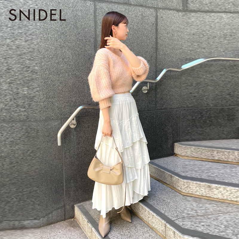 SNIDEL 2023秋冬女士纯色灯笼袖V领针织衫 SWNT235087