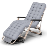 Складывание лаунж -стула сна, чтобы сломать порог на пляже на балконе            