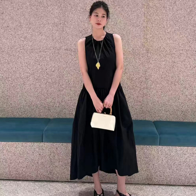 25 spring and summer new style sleeveless gathered neckline, loose and versatile, fashionable and elegant vest dress, long skirt, A-line skirt