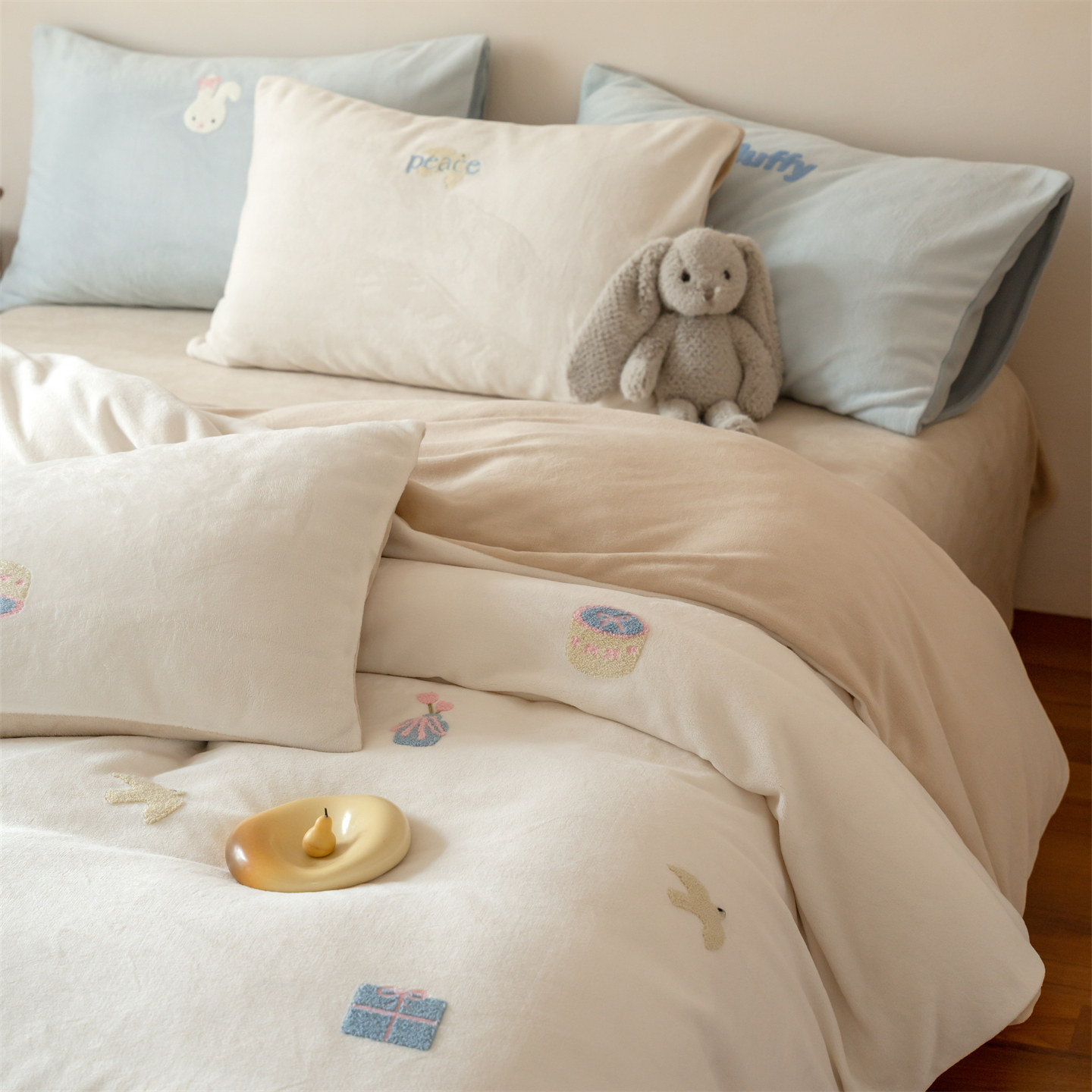 ins卡通毛巾绣奶油风牛奶绒四件套 | 保暖双面绒简约卡通儿童床品,淘宝优惠券,粉丝福利购,淘宝优惠卷