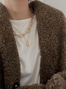 艺术家合作设计女体花瓶吊坠项链