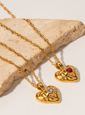 新款钛钢爱心锤纹镶锆石吊坠项链