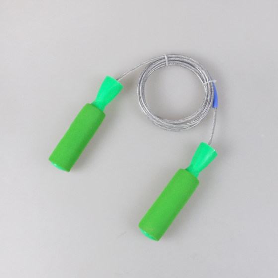 Weight loss and slimming sports equipment bearing skipping rope