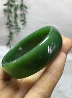 新疆女款旺夫碧玉手镯