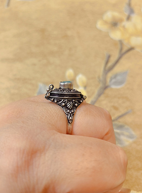 【BW中古】“甄嬛传”系列翡翠镶嵌老银戒指，活口戒，戒面有特点