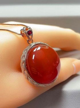 女项链天然红玛圆无事牌玉吊坠