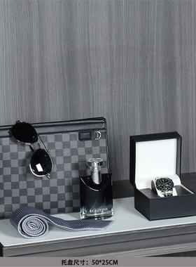 衣帽间轻奢风衣服组合装饰品摆件