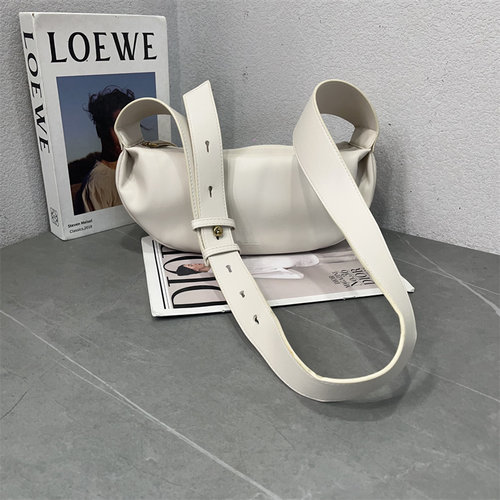 包包女包2026新款韩版时尚饺子包休闲软皮宽带单肩包简约斜跨包潮 - 图1