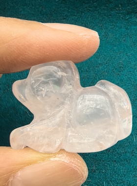 特价天然水晶手工雕刻件粉水晶冰粉晶小狗摆件吊坠挂坠男女款A25