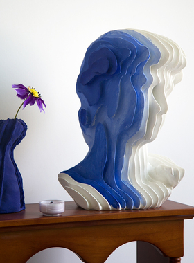 粉色线条树脂少女&大卫现代陈列