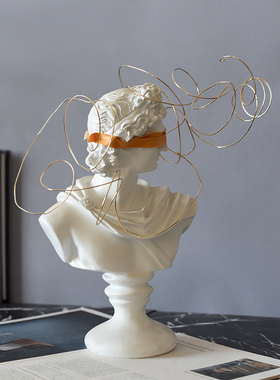 北欧蒙眼树脂人物金属雕塑摆件