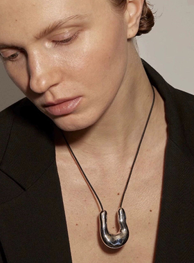 张悦儿同款马蹄U型项链