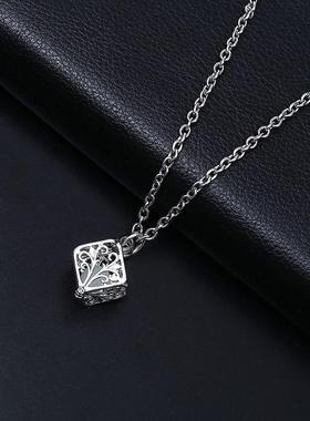 简约个性夜光镂空百搭吊坠合金