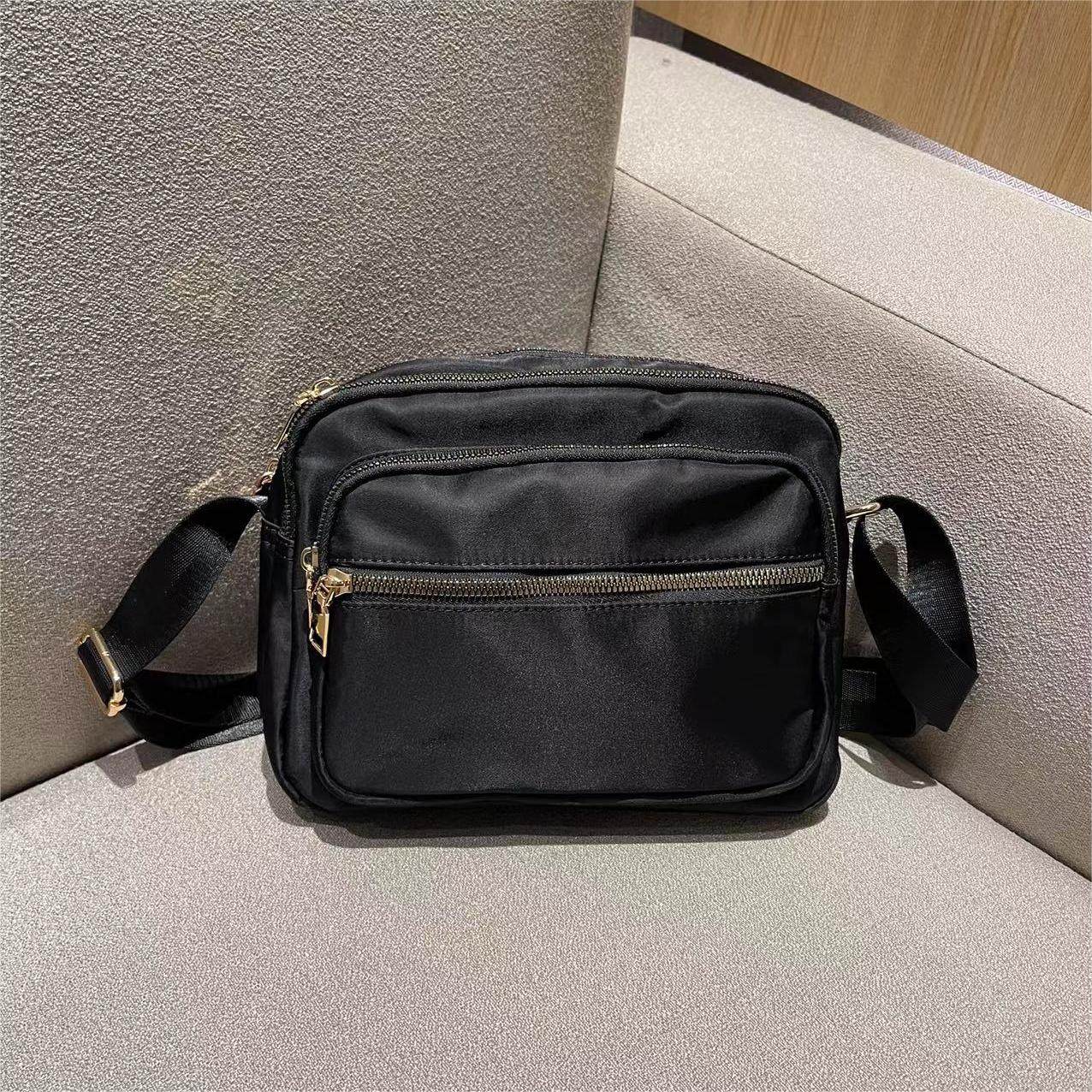 韩版多隔层小方包2025秋新款港风休闲笑脸轻便防水尼龙布斜挎包,淘宝优惠券,粉丝福利购,淘宝优惠卷