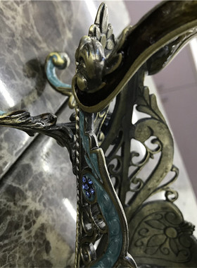 花纹珐琅彩水晶客厅红酒架