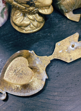 中古合金材质爱心箭头造型摆件孤品