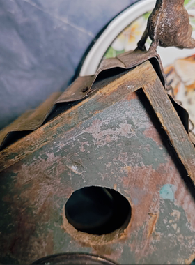 诧寂风设计师款实木铸铁小鸟房子造型鸟窝鸟屋花园装饰摆件孤品