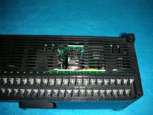 = OMRON   CP1E-E60SDR-A外壳破损    询价 - 图1