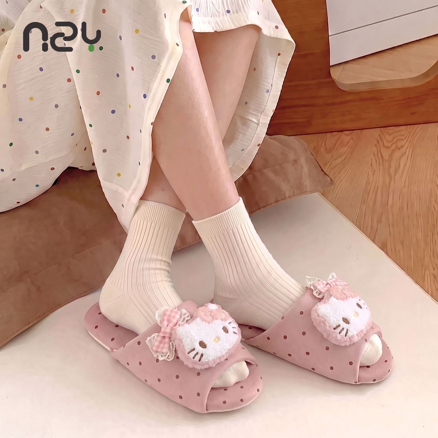 2026 New KT Cat Polka Dot Fabric Slippers Women's Home Soft Sole Non-Slip Silent Comfort Four Seasons One-Word Floor Shoes