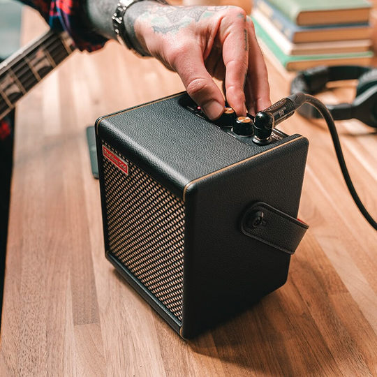 Altavoces PositiveGrid Tienda de 15 años