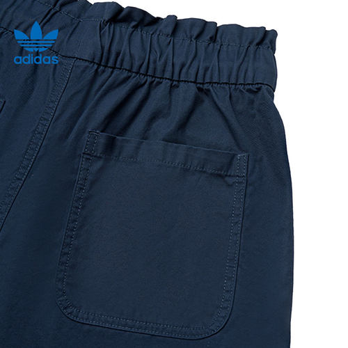 adidas阿迪达斯三叶草女子运动休闲短裤裤子KG8498 - 图3