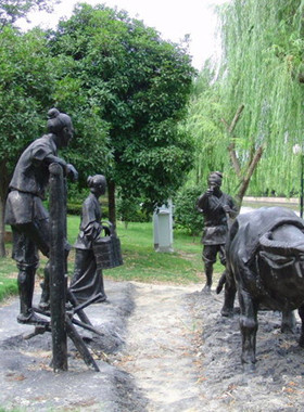 户外动物摆件雕塑仿铜牛耕地农耕耕牛文化玻璃钢民风民俗景观铸铜