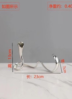 热销现代轻奢创意几何飘带金属烛台摆件样板间售楼部客厅玄关餐厅