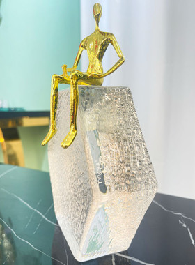 水晶创意六边形冰晶纹透明北欧砖小金人摆件客厅酒店软装家居饰品