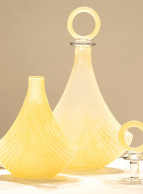 热销轻奢现代条纹玻璃吊环花瓶奶油装饰家居酒店软装餐厅客厅桌面