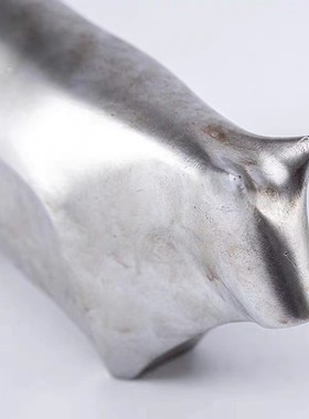 简约现代客厅茶几桌面树脂镂空花瓶花器样板房售楼部小牛动物摆件