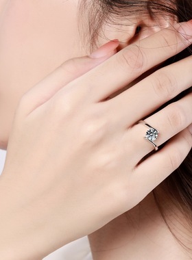 其他女银个性卡镶戒指莫桑石